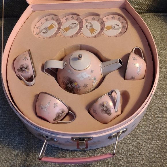 Tin Tea Set - Picture 2 of 8